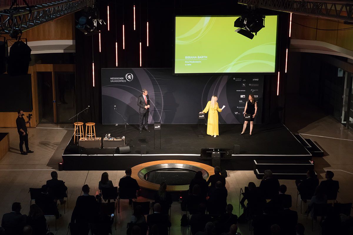 Gala evening of the Hessian Founders' Award in Frankfurt as an event reference of the WOA Event Agency