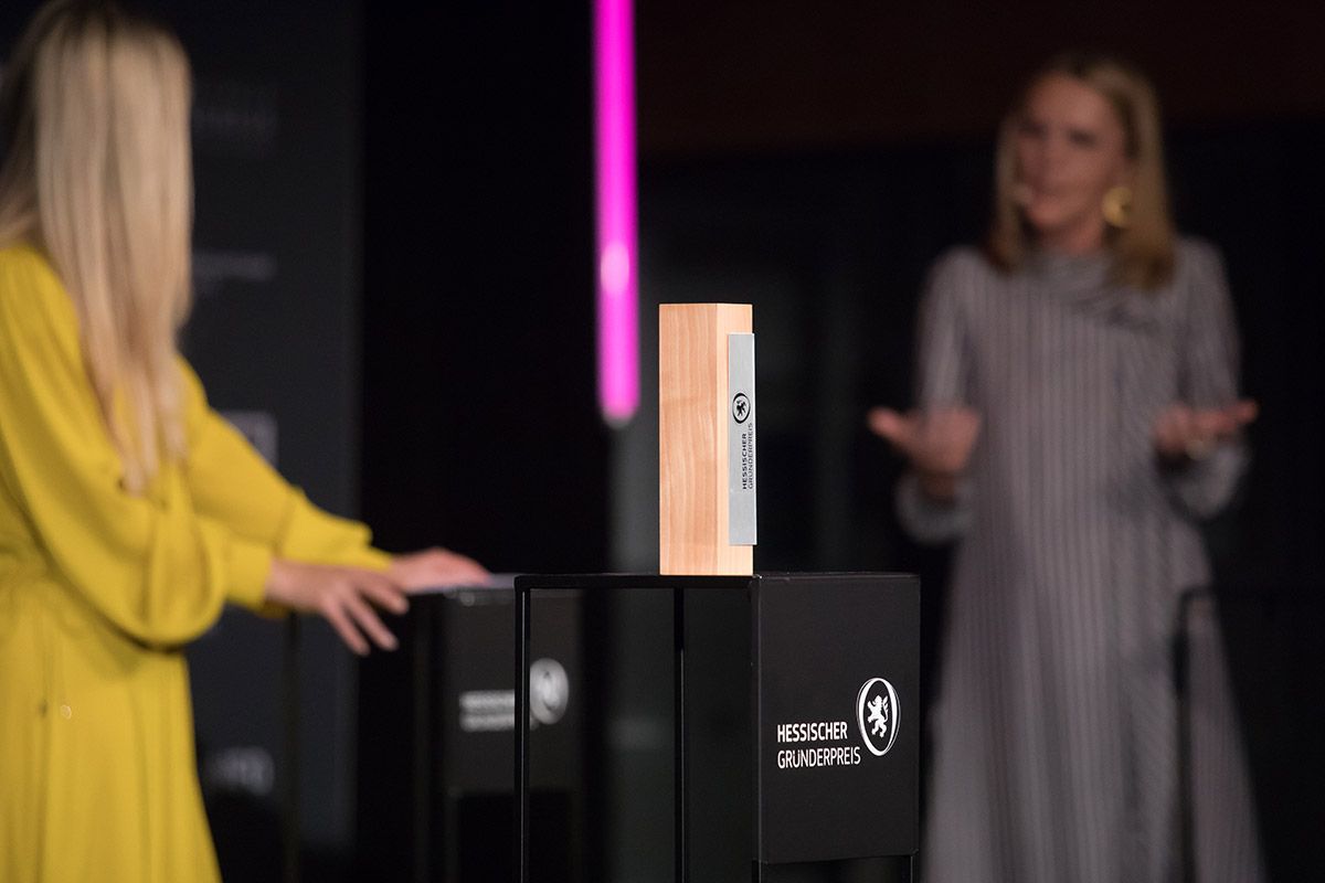 Gala evening of the Hessian Founders' Award in Frankfurt as an event reference of the WOA Event Agency